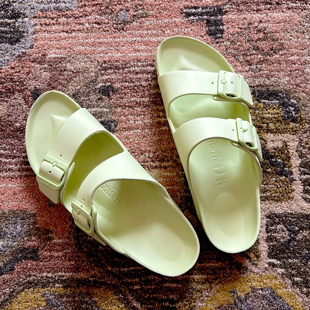 Birkenstock Size 41. Key Lime.
